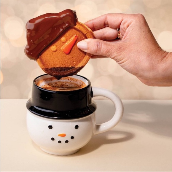 So Yummy by bella Mini Waffle Maker Snowman: Nonstick, limited edition- NWT - Picture 2 of 8